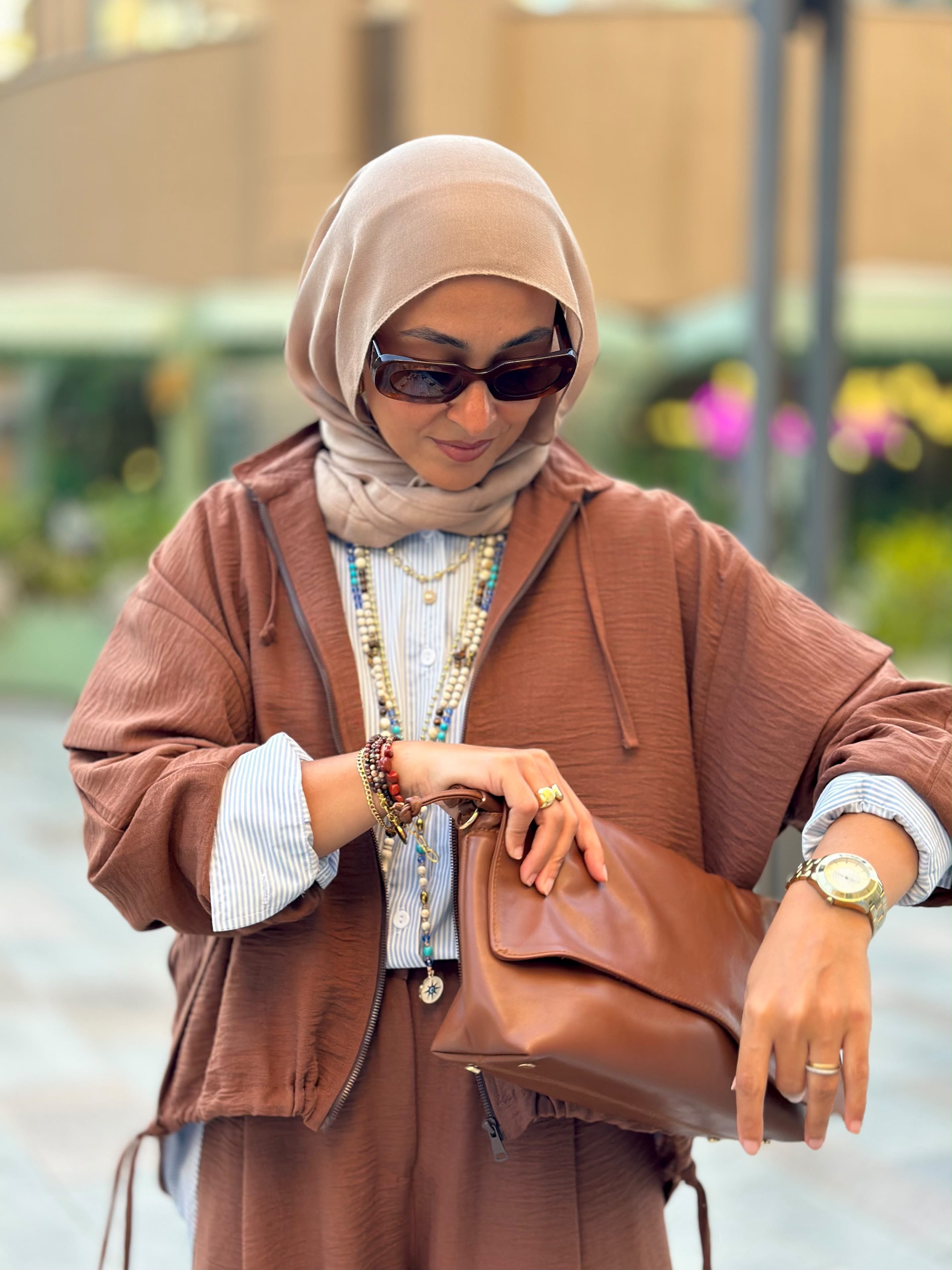 Bubble-pop mocha blouse