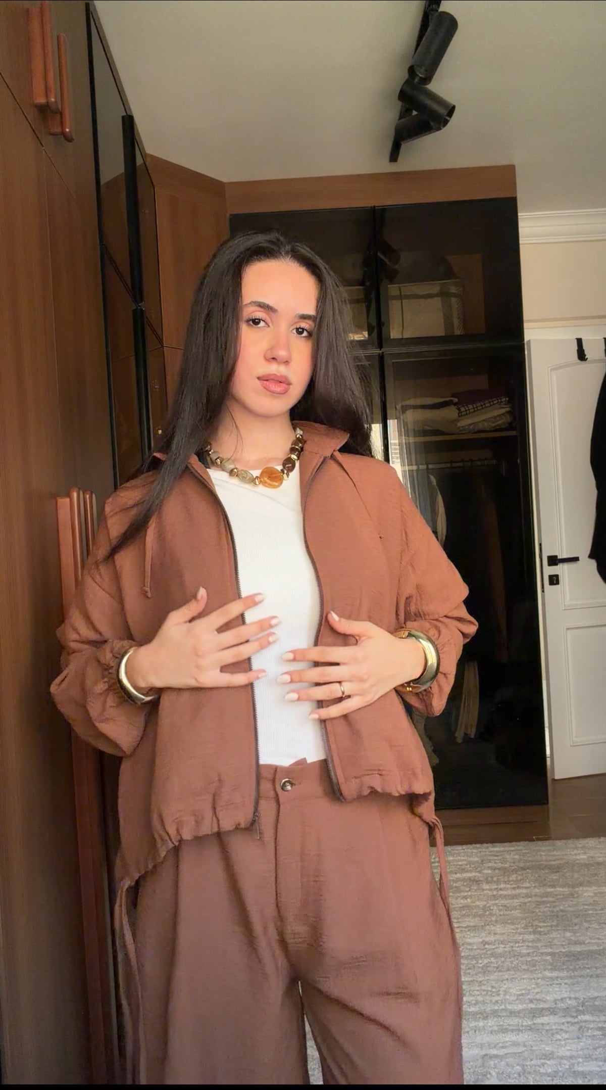 Bubble-pop mocha blouse