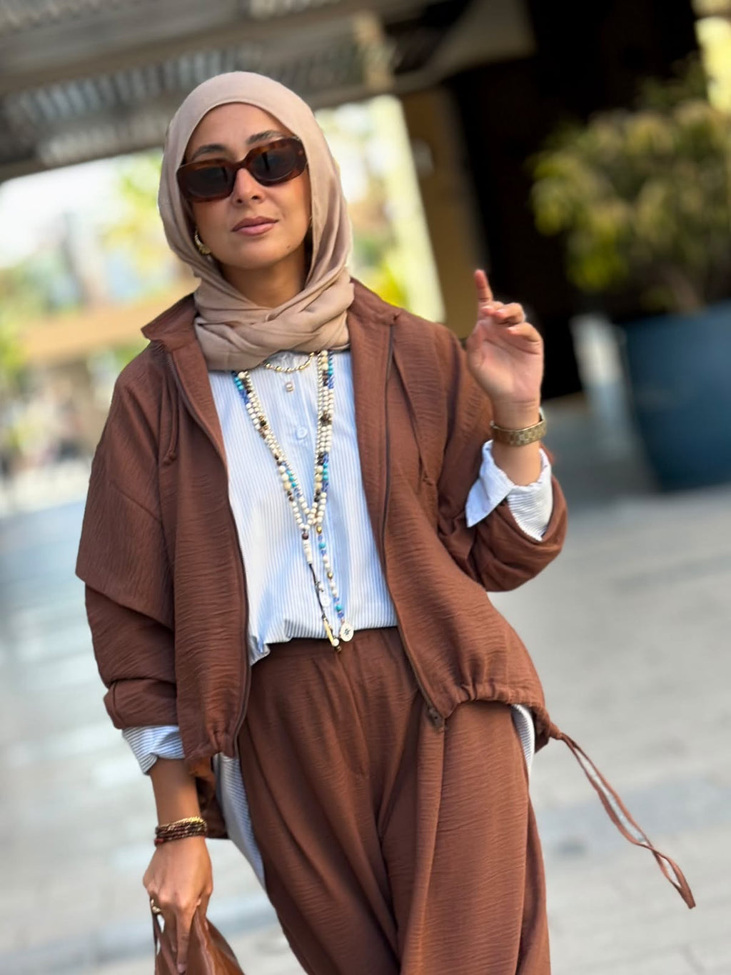 Bubble-pop mocha blouse