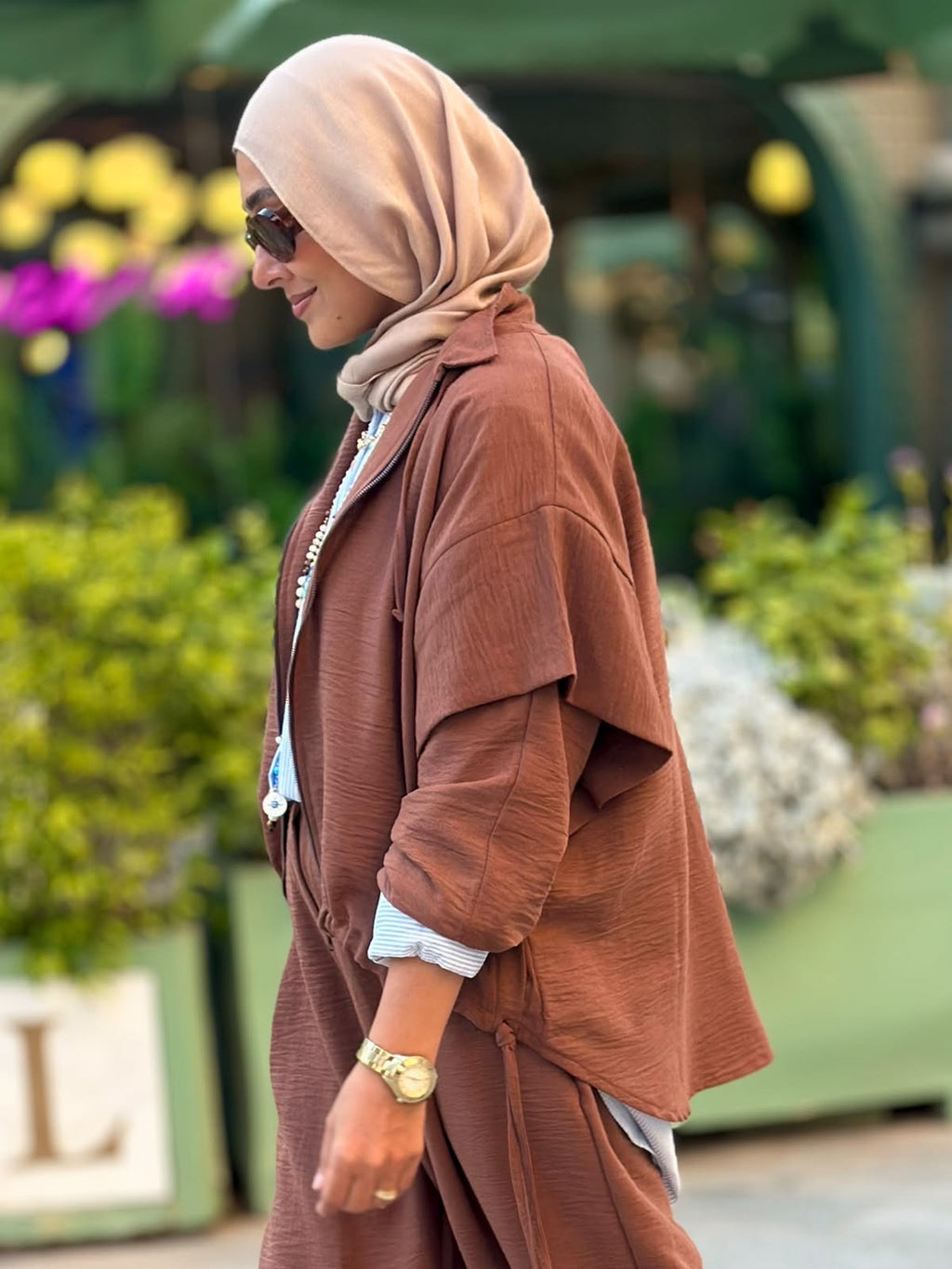 Bubble-pop mocha blouse