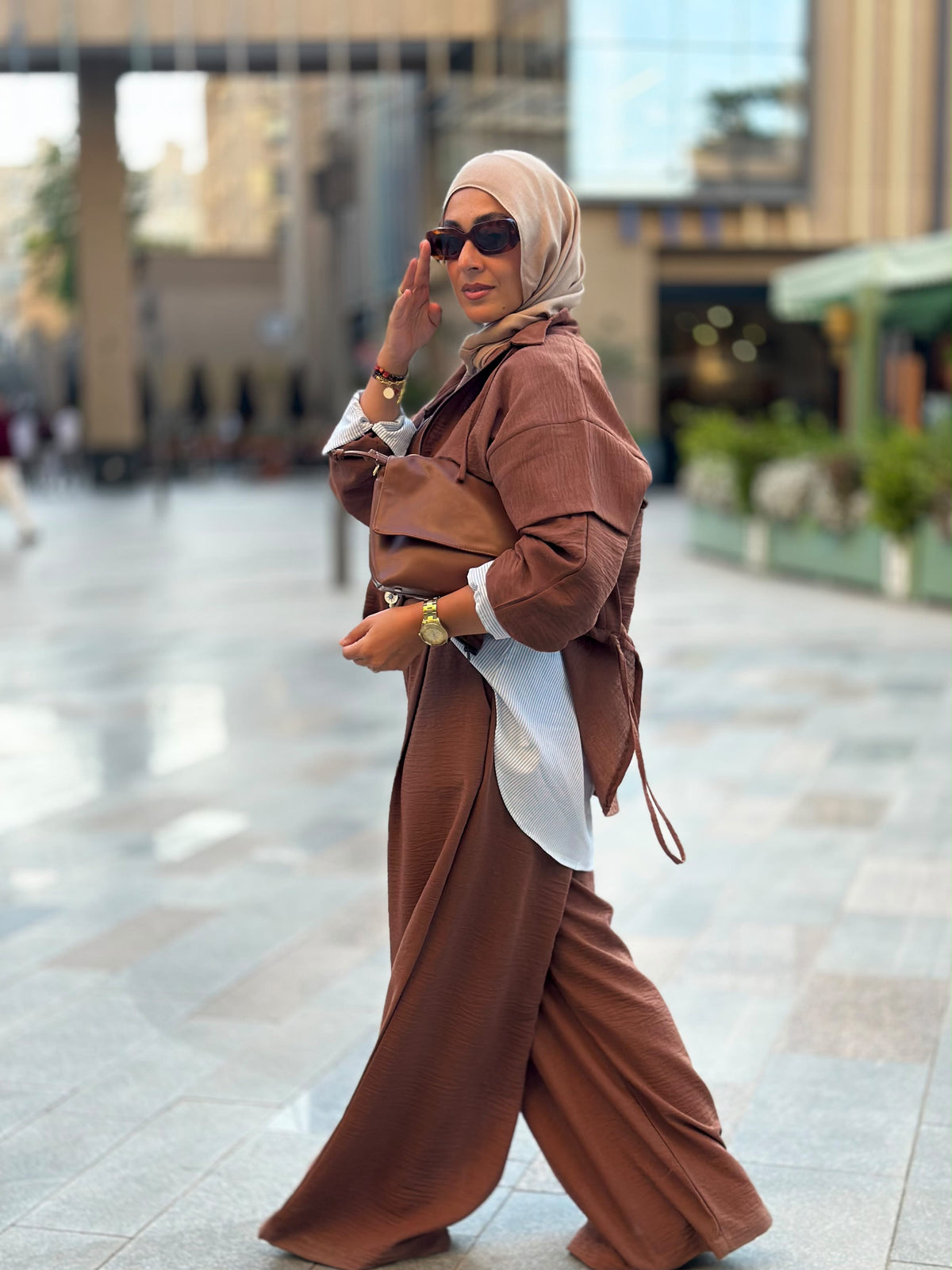 Bubble-pop mocha blouse